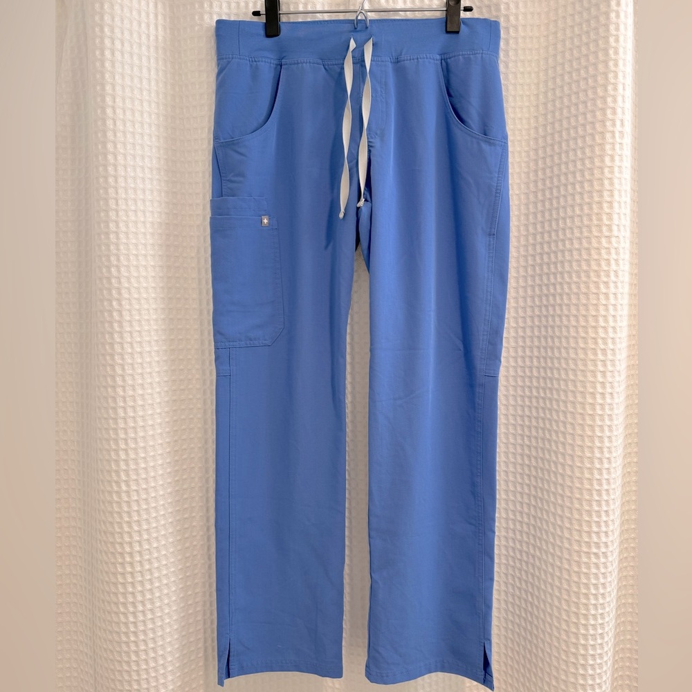 Ceil blue figs scrub pants size M used